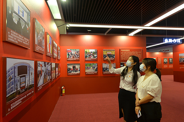 内江市庆祝中国共产党成立100周年主题展开幕_fororder_2展览现场（摄影-王斌）