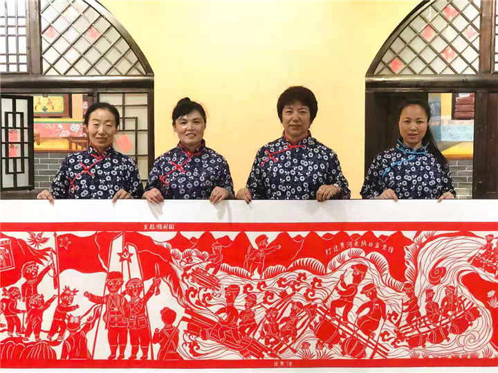 陕西安塞：巧手剪纸表心意 百米长卷上绘就百年“光辉历程”_fororder_图片21