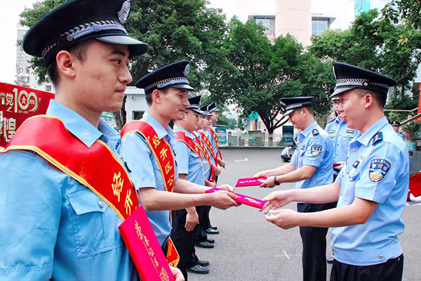 德阳经开区公安举行“七一”主题党日活动礼赞建党100周年_fororder_mmexport1625124969049