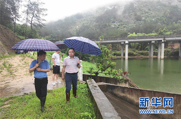 湖北黄冈各地筑牢防汛“安全堤坝”确保群众生命财产安全_fororder_03