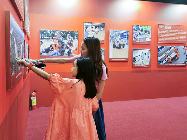 内江开展“十大活动”推进学生暑期党史学习教育“不断线”_fororder_1主题展现场（摄影-徐艳梅）