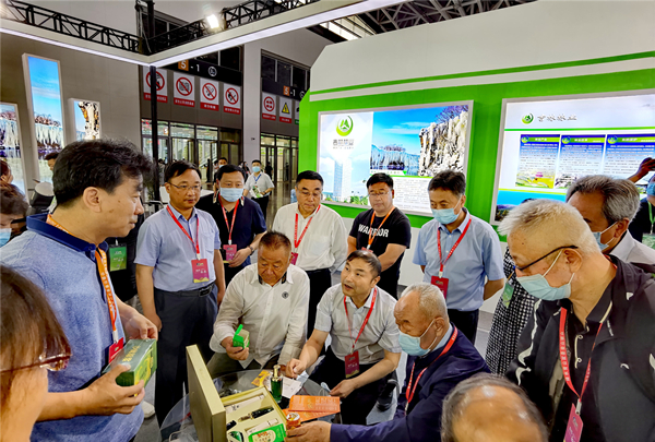 【吉林070601】吉林生态馆亮相中国国际林业博览会_fororder_微信图片_20210706080928