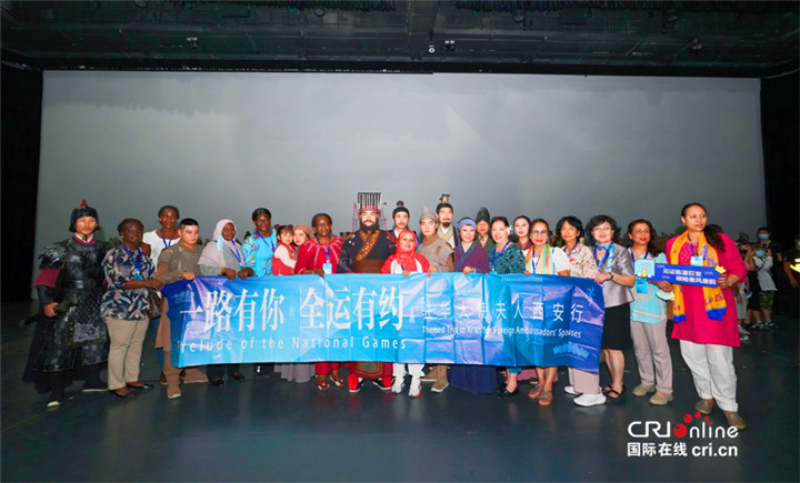 【Hi 西安】跨越千年的对视 驻华大使夫人观看《复活的军团》_fororder_图片7