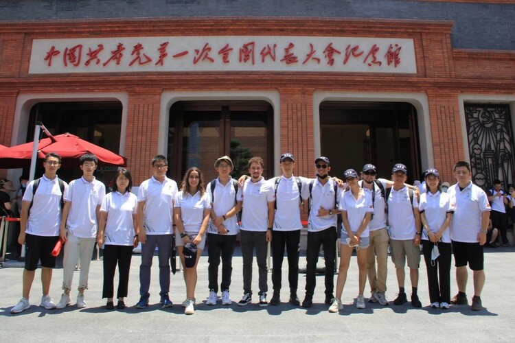 西北工业大学：中外学生开展“大飞机 大梦想”主题社会实践  让大飞机翱翔云端天际_fororder_2 (2)