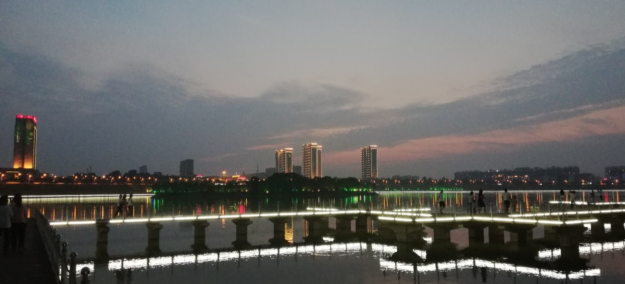 体验异域他乡 见证祖国成长_fororder_11