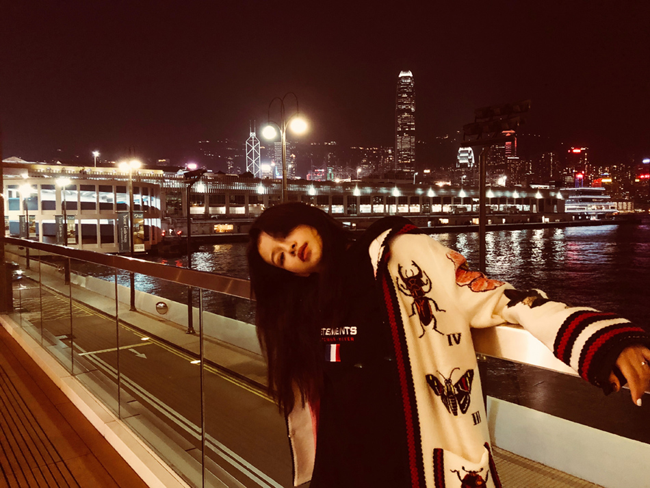 图片默认标题_fororder_孙怡夜景游玩