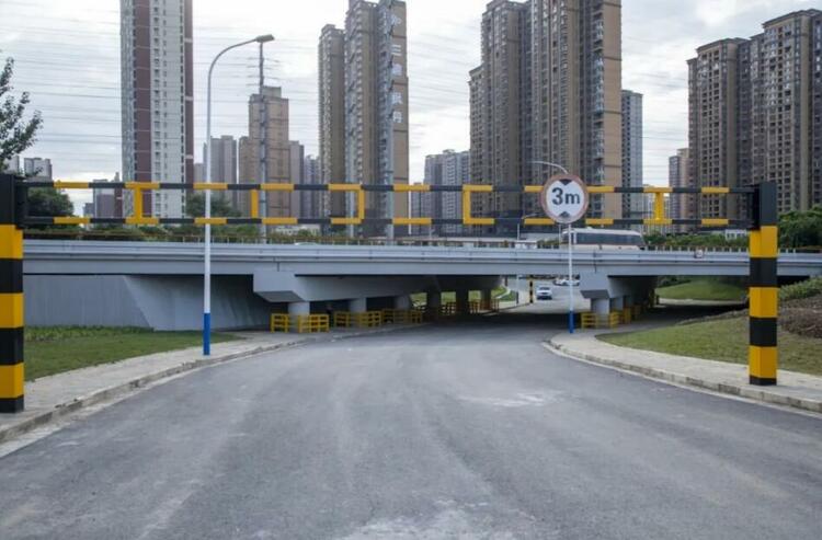 这条道路的开通 西康高速东西两侧居民出行将节省5到10分钟_fororder_1 (2)