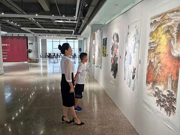 成都：“视”与“思”现代绘画作品艺术展开幕_fororder_展览现场