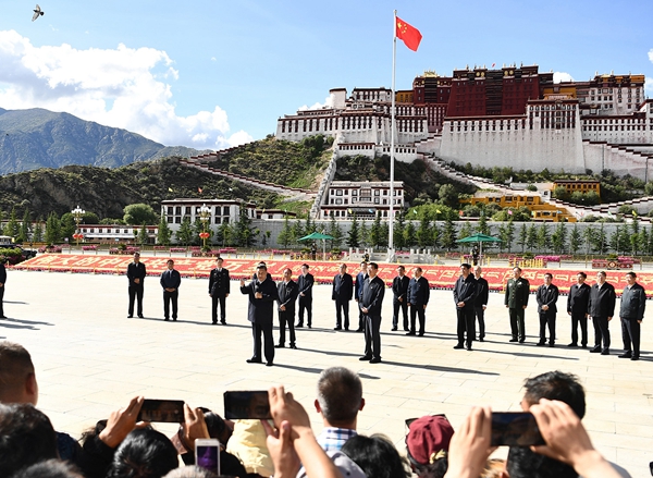 习近平在西藏考察时强调 全面贯彻新时代党的治藏方略 谱写雪域高原长治久安和高质量发展新篇章