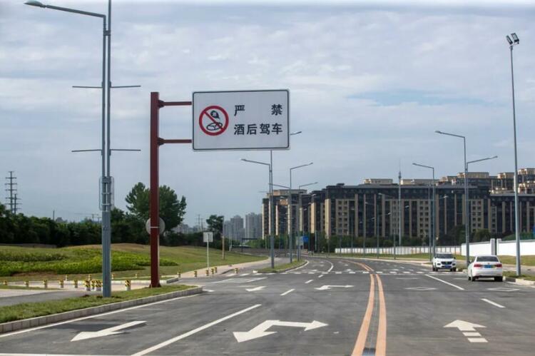 这条道路的开通 西康高速东西两侧居民出行将节省5到10分钟_fororder_1