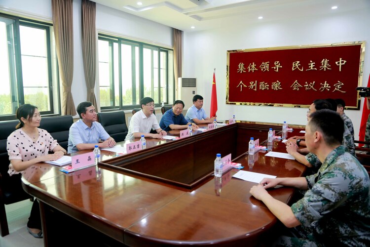 延边州委副书记、延吉市委书记洪庆慰问驻延部队官兵_fororder_1