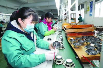 图片默认标题_fororder_安徽扬仕电子科技有限公司扬声器组装车间生产线。_b