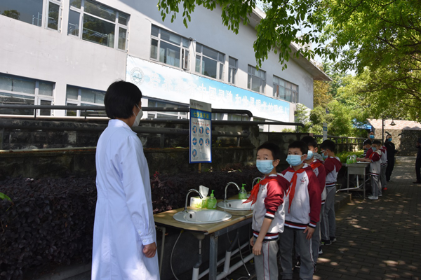 【ok】【两江新区党工委宣传部供稿】重庆两江新区联合指导组：守护好校园安全防线