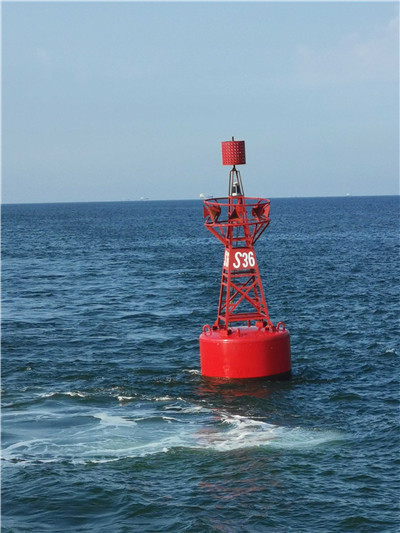 应急抢险，确保30万吨巨轮顺利进港靠泊