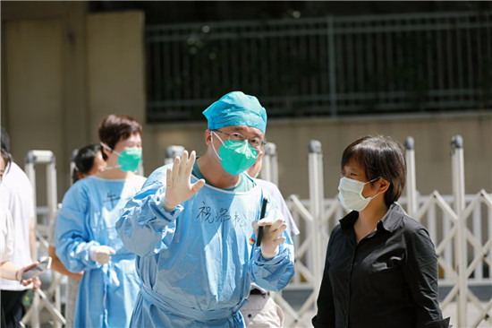 同心筑牢坚固防线 南京建邺战“疫”家庭擦亮城市温暖底色_fororder_图片2
