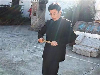 堪比杨永信？豫章书院被指虐待学生 当地政府回应