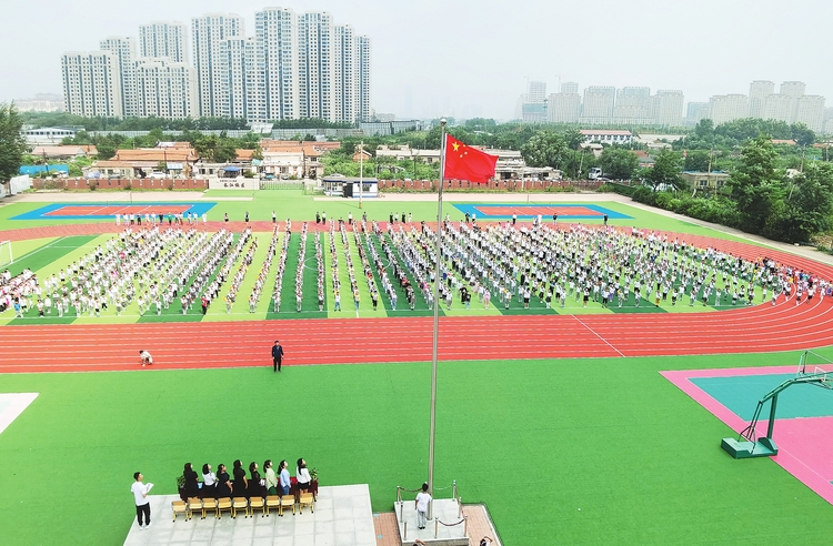 吉林省中小学生迎来新学期