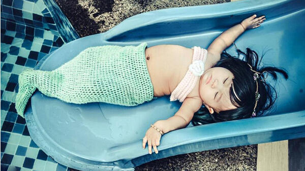 组图:“小小美人鱼”成网红 胖乎呆萌惹人爱