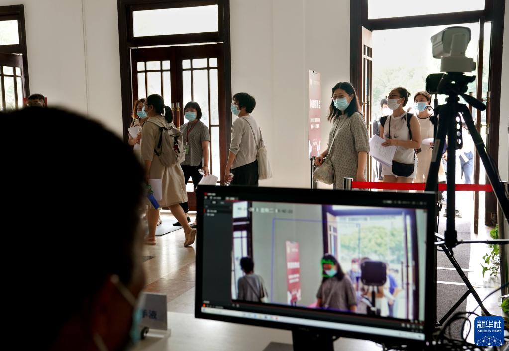 华东师范大学举行校园防疫演练