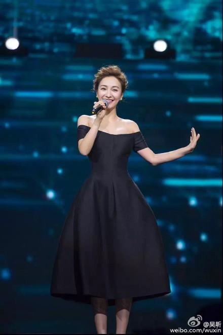 吴昕巴黎时装周惊艳 身材颜值主持被低估:吴昕原来这么美!