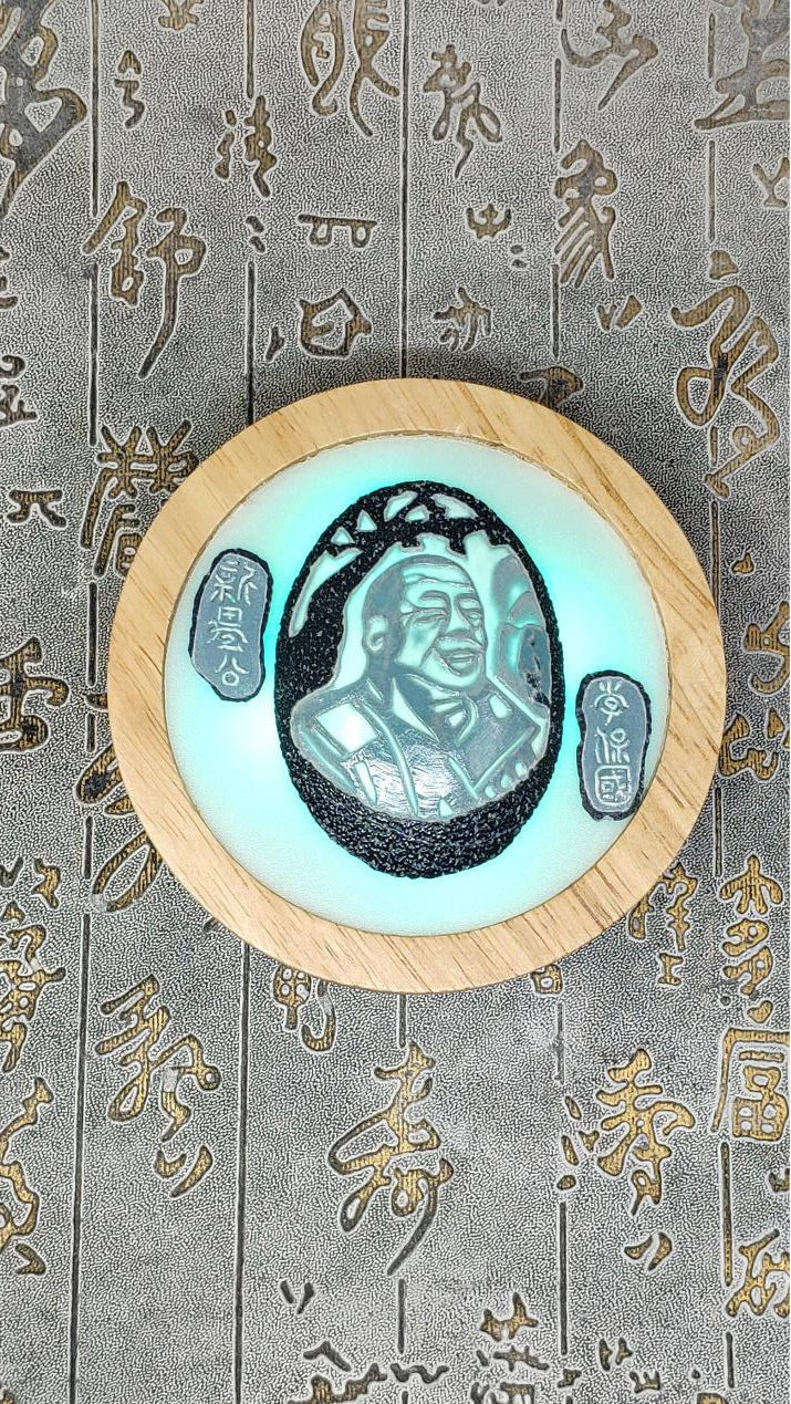 （原创）河北“非遗”蛋雕传承人张晓贺：方寸蛋壳之间 弘扬燕赵文化_fororder_鸸鹋蛋拼雕《新愚公李保国》
