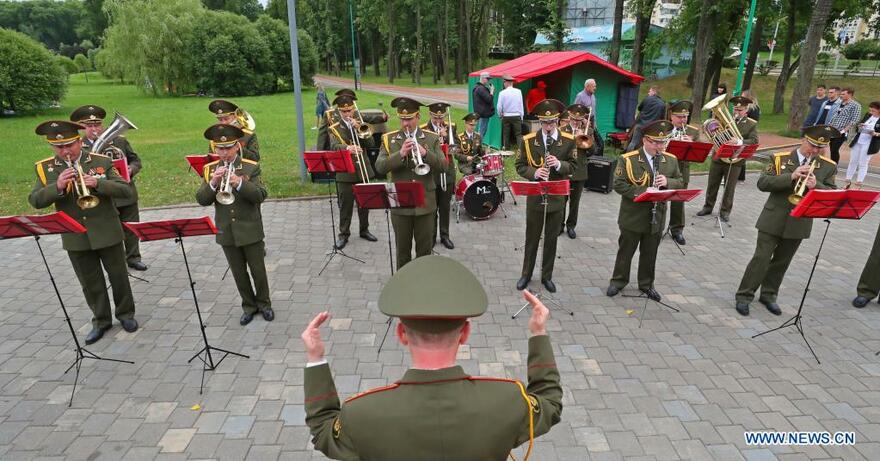 Independence Day Marked in Minsk, Belarus_fororder_1310042777_16254071443611n