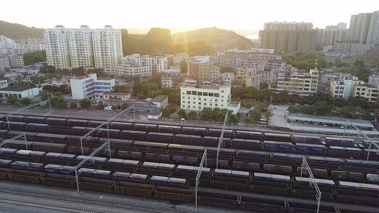 陆海联动高质量建设西部陆海新通道