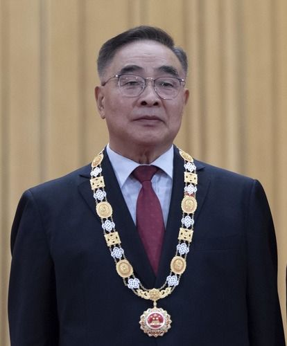 共和国功勋人物丨他们的名字，铭刻在全民战“疫”的记忆中