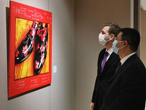 “科技遇见艺术”匈牙利当代艺术展（绵阳）在绵阳市博物馆开展_fororder_IMG_20210908_154910