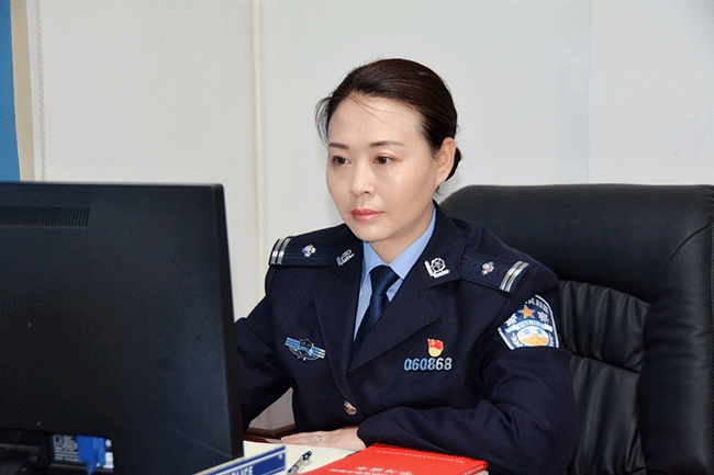 眉山青神公安陈楠：警情记心上 民情记心中_fororder_陈楠正在工作-供图-青神县委宣传部