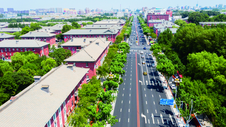 长春东风大街大屋檐历史建筑艺术街区——镌刻汽车人奋斗历程