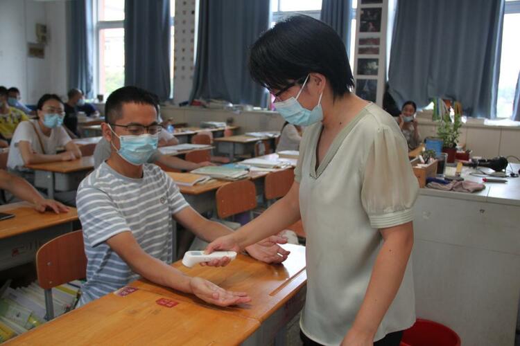 新华全媒+丨这件头等大事做得咋样——秋季开学疫情防控见闻