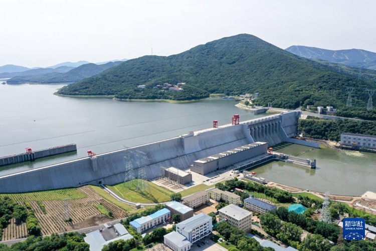 吉林丰满水电站鱼道启用 打通鱼类洄游通道