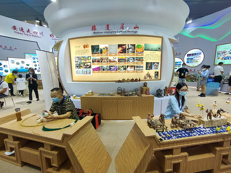 提升城市文旅品牌形象 眉山60余家文旅企事业单位组团参展第八届旅博会_fororder_旅博会眉山馆1--摄影--方秦