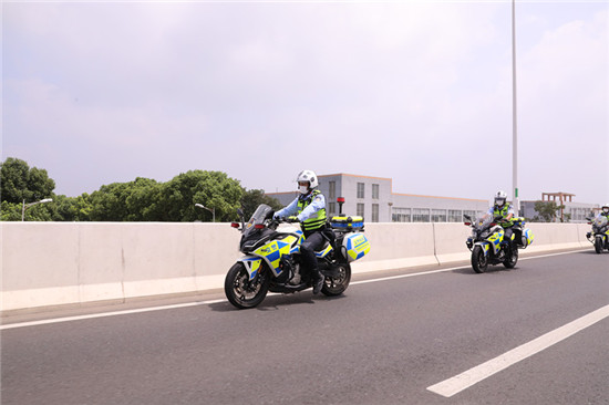 “我为群众办实事”无锡空港经开区交警铁骑打通生命通道_fororder_图片13