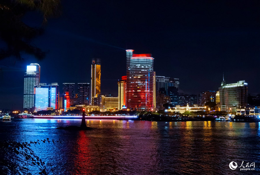 厦门绝美灯光秀迎投洽会