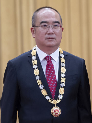 共和国功勋人物丨他们的名字，铭刻在全民战“疫”的记忆中