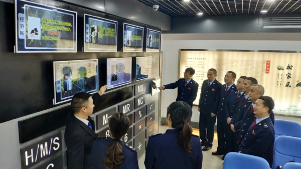 （转载）回眸五载辉煌路 凝心聚力铸华章——中国共产党江油市第十四次代表大会开幕