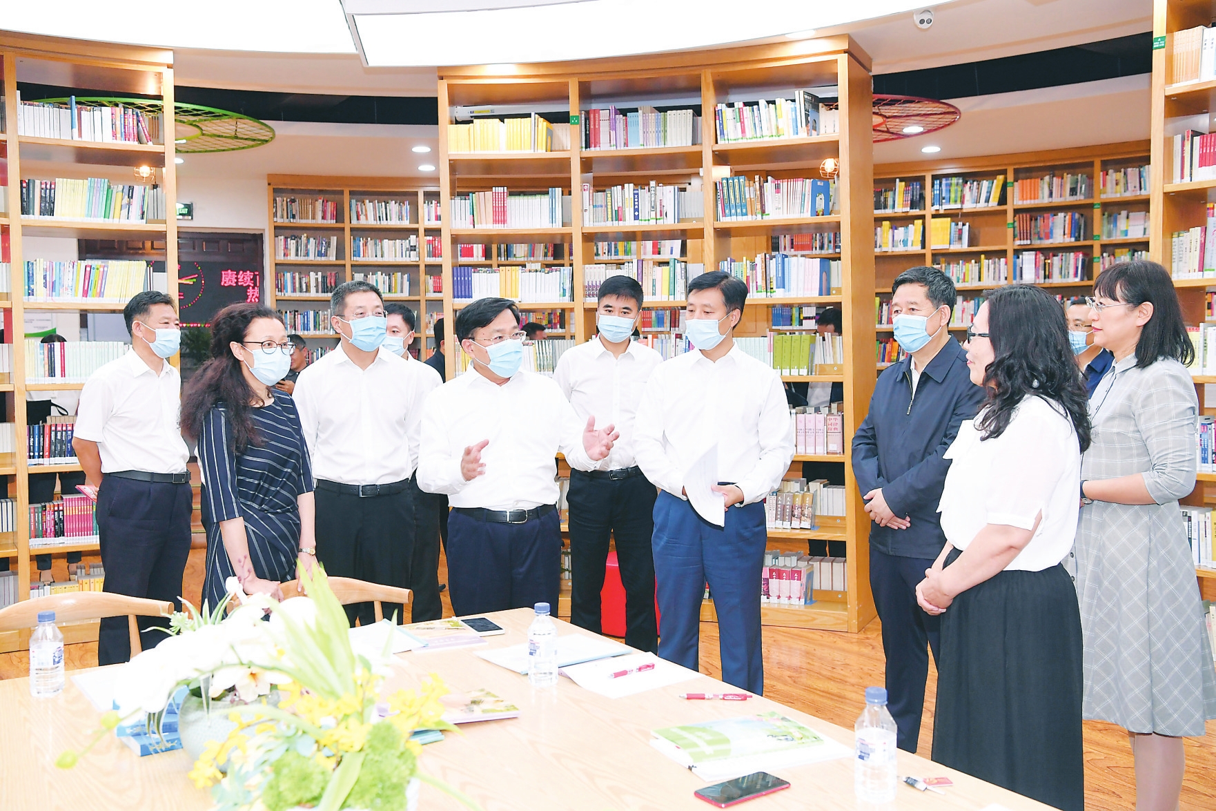 韩俊看望慰问教师 营造尊师重教浓厚氛围 大力培养振兴发展人才