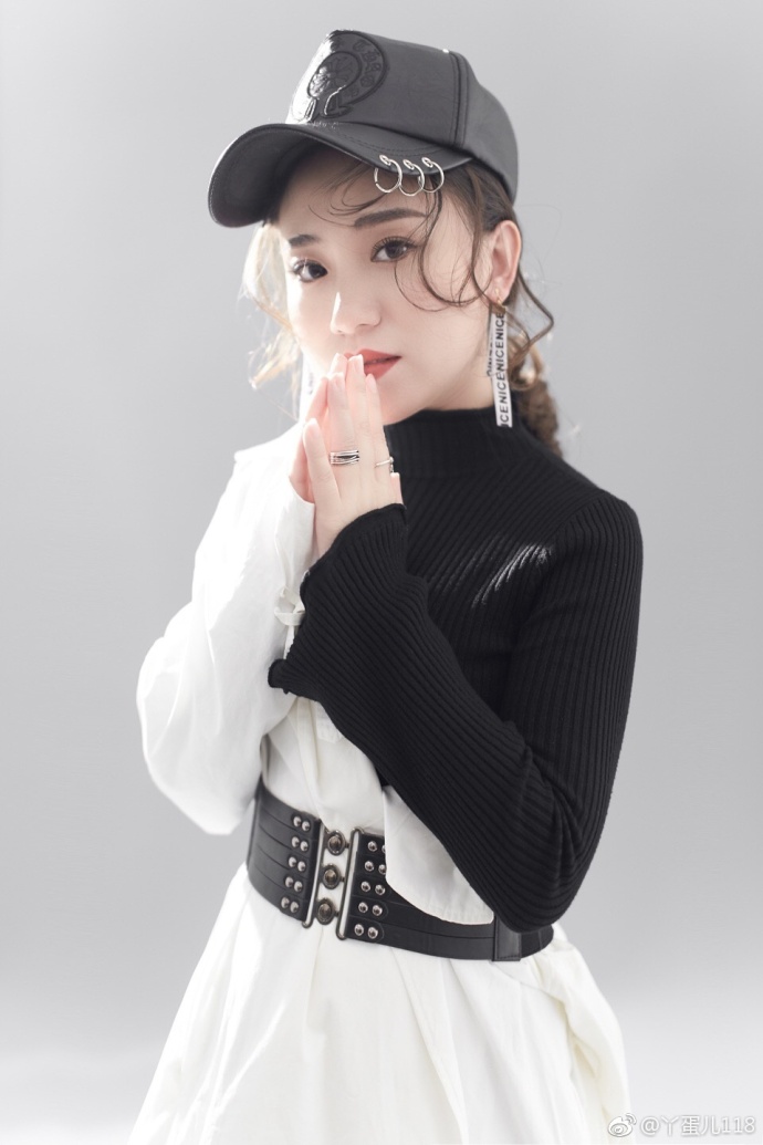 丫蛋承认已与王金龙离婚：仍然是好朋友好搭档