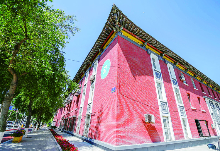 长春东风大街大屋檐历史建筑艺术街区——镌刻汽车人奋斗历程