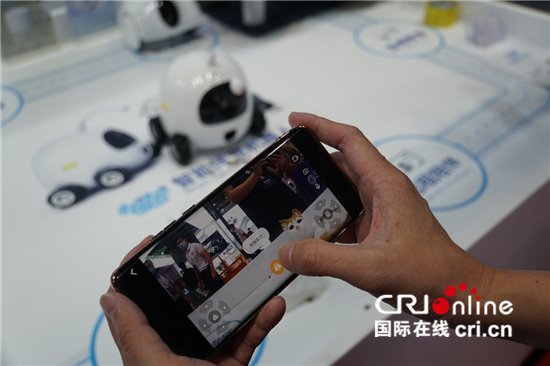 探秘世界机器人大会爆款产品 人工智能让生活更简单_fororder___172.100.100.3_temp_9500049_1_9500049_1_1_c1c5c831-c6b5-44cf-a1be-8f2cd182053e