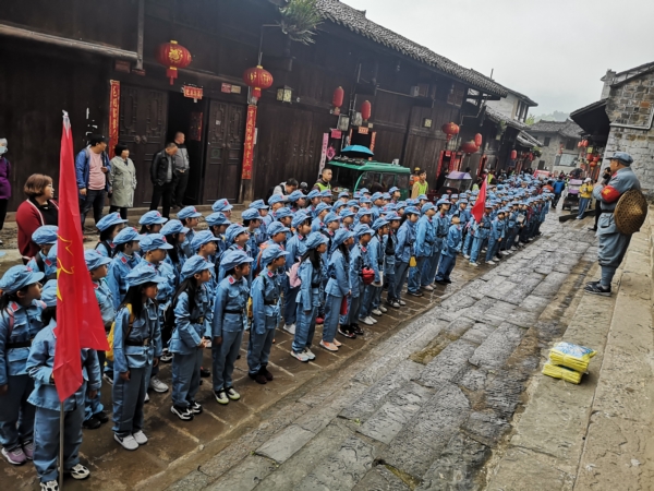 （转载）回眸五载辉煌路 凝心聚力铸华章——中国共产党江油市第十四次代表大会开幕