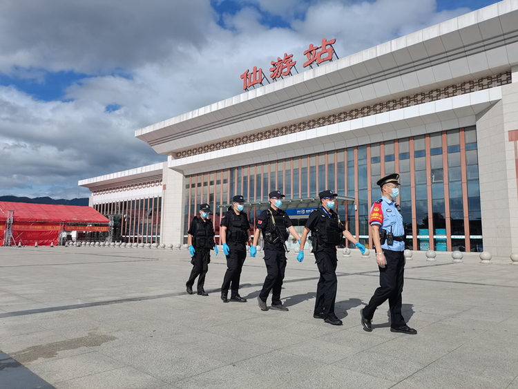 莆田仙游站警务区民警刘建棋：筑牢疫情防控“外流防线”_fororder_微信图片_20210924151707