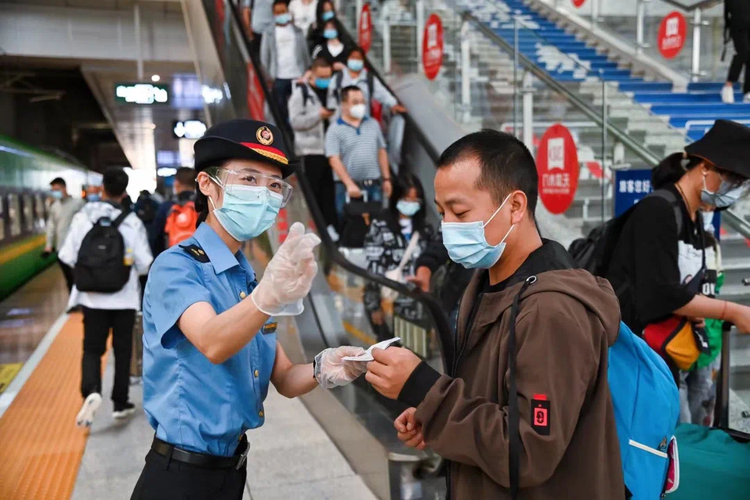 国庆假期出行，多地公布防疫政策
