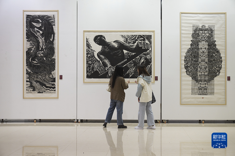 【城市远洋】西南大学举行“纪念鲁迅先生诞辰140周年版画作品展”