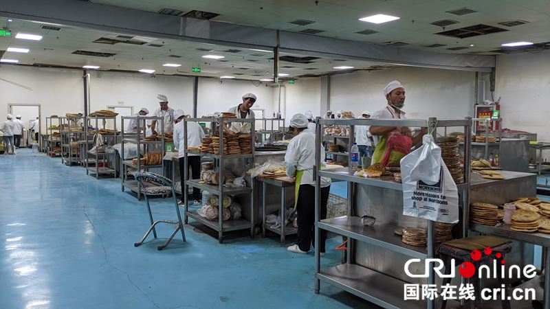 向戈壁滩要土地 馕饼撑起新希望 南疆特色产业发展初见成效_fororder_yl202110080018