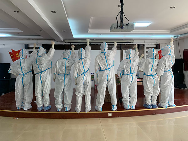 31个“红手印”，西南医大学子奋战抗疫一线_fororder_西南医大学子奋战抗疫一线