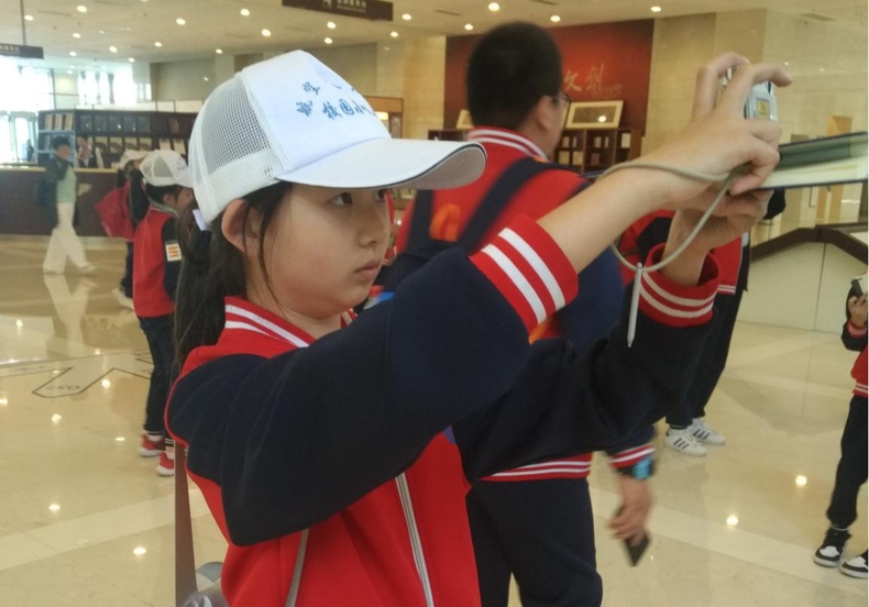 沈阳市航空实验小学小记者走进辽博看展览