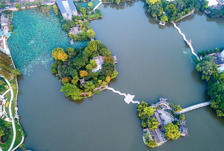 淮安：秋日里的勺湖公园